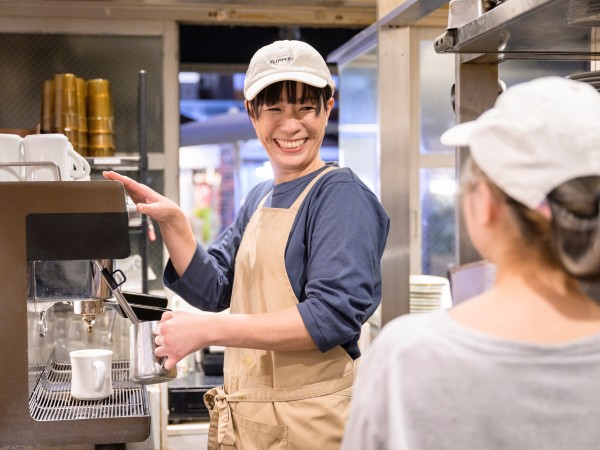 パンケーキカフェの店長候補/平均年齢28歳/賞与年2回/FLIPPER'S