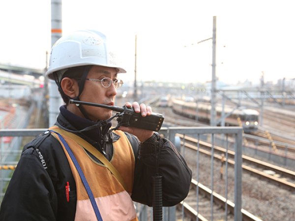 ニットーケイビ株式会社/【半田市周辺】列車見張り業務で鉄道を支える！警備スタッフ　Web面接可