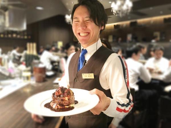俺の株式会社/【レストランのホールスタッフ】俺のフレンチ 横浜 /高級料理をお手頃価格で。