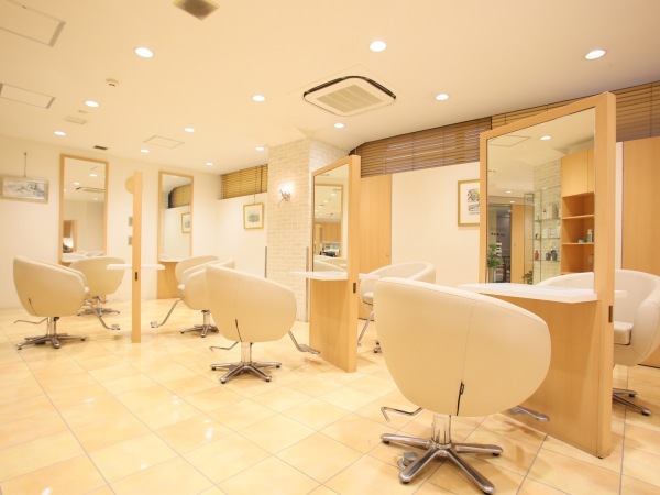 株式会社　太平楽美容室/トータルビューティサロンの美容師