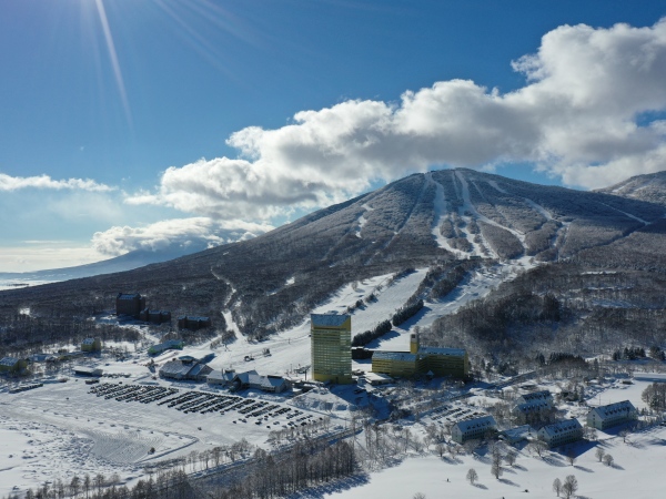 岩手ホテルアンドリゾートグループ/日本トップクラスのビッグスケールを誇るスキー場の飲食店舗運営をお任せ！格安社員寮あり
