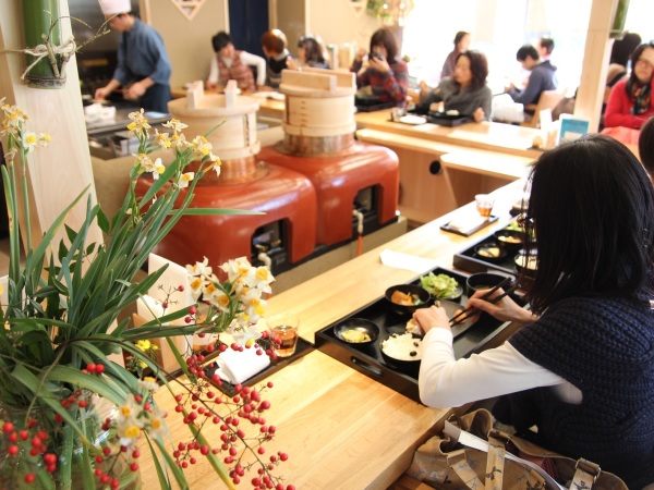 日本豊受自然農株式会社/オーガニックレストランの調理師、調理補助など