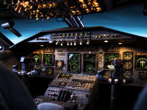 スターワークス東海株式会社/【航空防衛】訓練用飛行シミュレーターの制御プログラマー