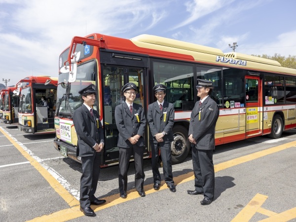 西東京バス株式会社/未経験OK！免許取得支援制度あり！安定企業で活躍する路線バス乗務員！（五日市営業所）