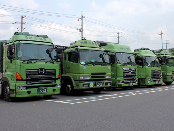 池田興業株式会社 真庭支店/大型トラック運転手として全国様々な場所で出向くことができますよ！