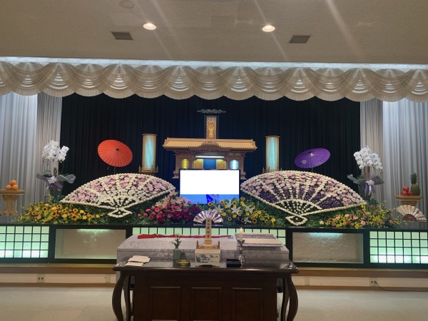 (株)TSUKASA/【急募】糸島★葬儀祭壇の生花飾りつけ運搬