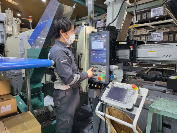 甲子化学工業株式会社/【スキルアップ支援】プラスチック部品の製造技術スタッフ