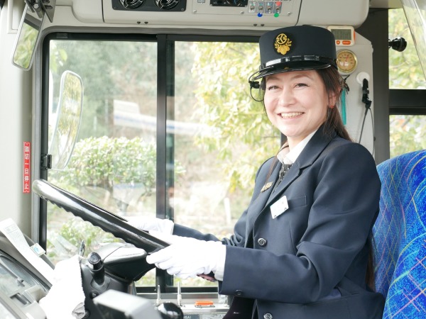 千葉中央バス株式会社/路線バスドライバー　<女性運転士も活躍中>  千葉県千葉市
