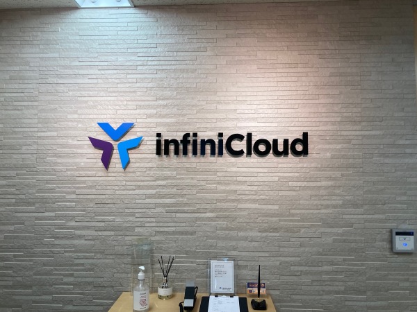 InfiniCloud株式会社/人事担当スタッフ募集中！年間休日120日以上／フレックスタイム制