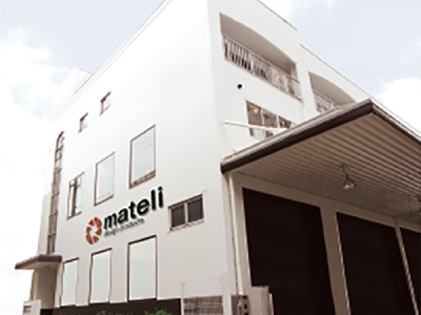 株式会社mateli/グラフィックデザイナー（美容機器メーカー）