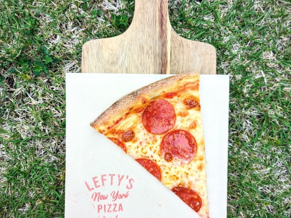 Lefty's New York Pizza/本格的なNYピザの魅力を日本中へ！ビーチ沿いのピザ屋を共に育てていく店長/マネージャを募集！