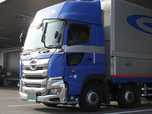 株式会社日の出運輸 西日本 広島支店/手積み作業は滅多にない大型トラックドライバー職！