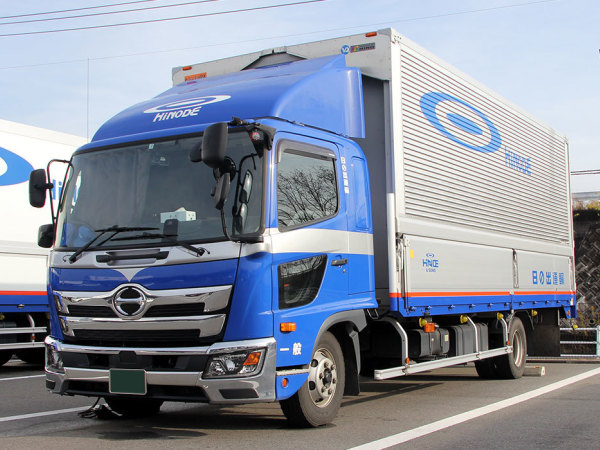 株式会社日の出運輸 西日本 岡山支店/4tウイングタイプのトラックを利用した中長距離輸送をお願いします！