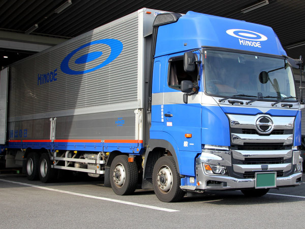 株式会社日の出運輸 西日本 摂津支店/大型トラックによる地場配送業務！免許を活かして毎日帰宅できる仕事です！