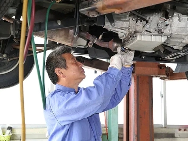 京浜蓄電池工業株式会社/未経験者歓迎！普通車や大型車などの電気装置の点検、取り付け、 修理 / 自動車電気装置整備士