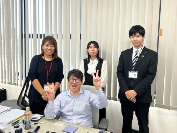 総務人事スタッフ◆社会人経験があればOKの総務人事。少人数で事務方を支える私達に力を貸してください！