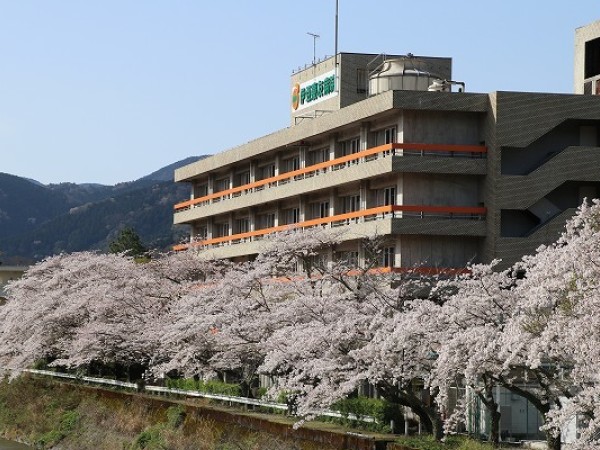 病院の管理栄養士◆伊豆で働く／転勤ナシ／実務未経験歓迎／昨年度賞与実績3.4ヶ月分